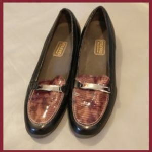 Munro brown black slip on shoes silver bar